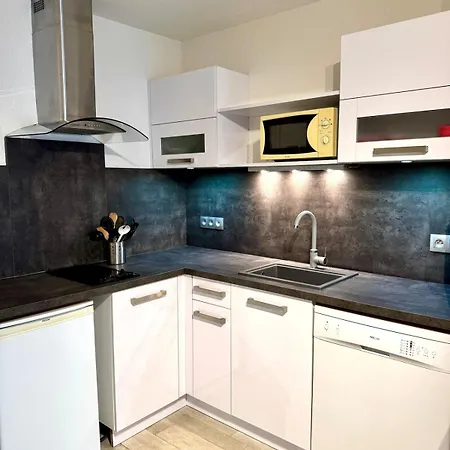 2 Pièces Et Son Jardin Apartamento